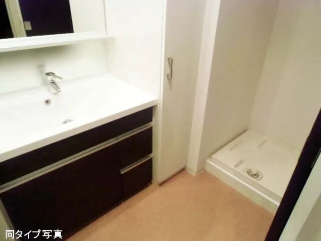 Comforia Sasazuka - Interior - ["Plumbing fixture", "Flooring", "Floor"]