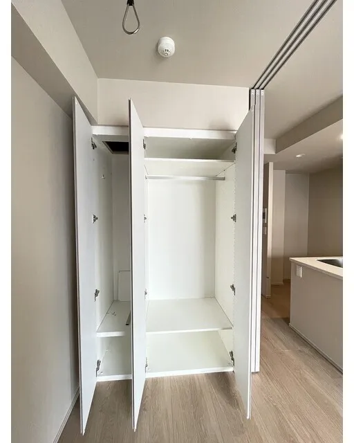 Baus Flats Kuramae - Interior - ["Flooring", "Wood", "Floor"]
