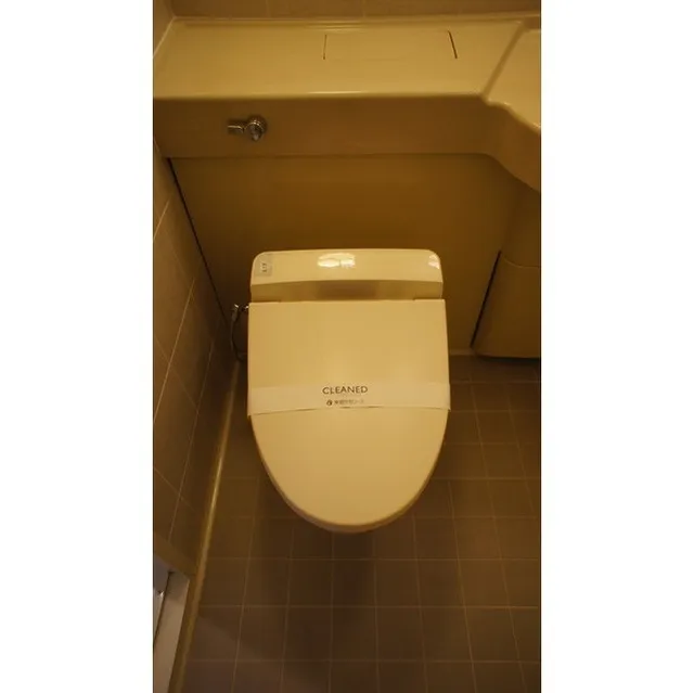 Prime Square City - Interior - ["Toilet", "Wood", "Beige"]