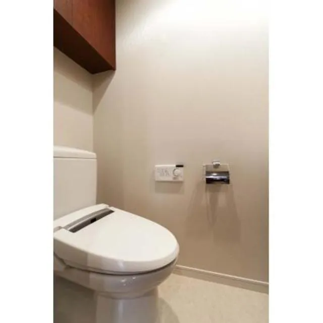 Crest Prime Tower Shiba - Interior - ["Toilet seat", "Property", "Bathroom"]