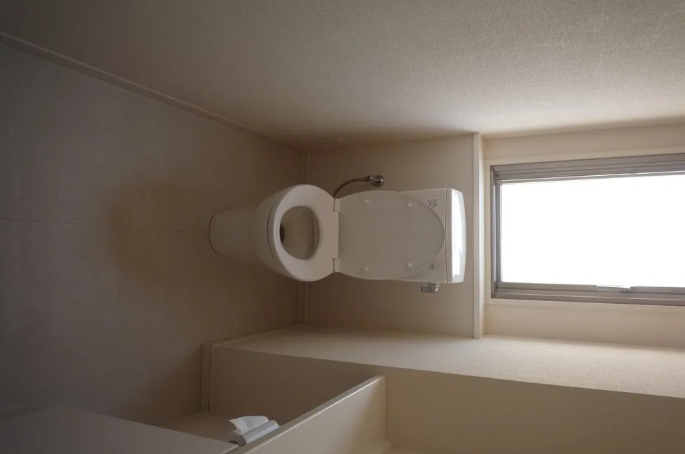 Residia Nishi Azabu - Interior - ["Window", "Plumbing fixture", "Building"]