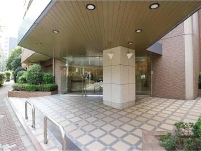Asahi Mansion Shirokane Dori - Exterior - ["Plant", "Road surface", "Shade"]