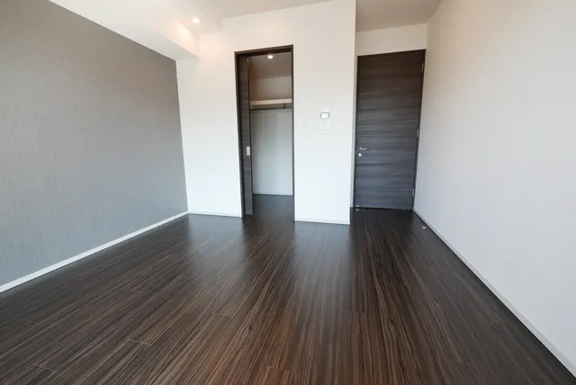 Comforia Shinjuku East Side Tower - Interior - ["Floor", "Laminate flooring", "Property"]