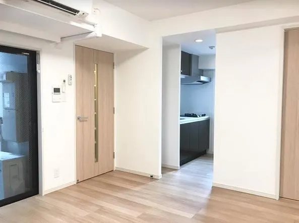 Log Ginza East - Interior - ["Flooring", "Floor", "Interior design"]