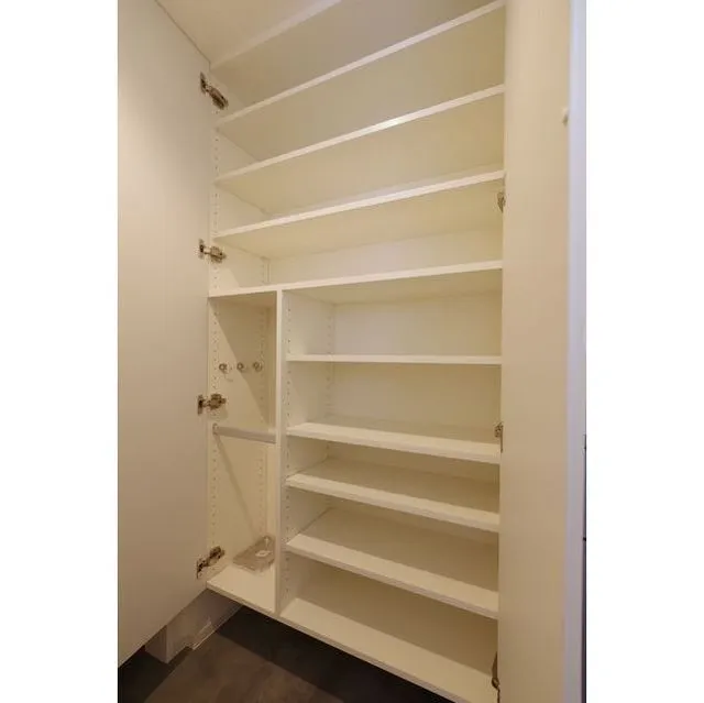 Zinnia Fudomae - Interior - ["Shelf", "Cabinetry", "Wood"]