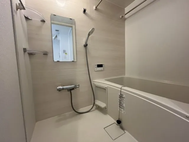 El Faro Otsuka IV - Interior - ["Plumbing fixture", "Shower head", "Building"]