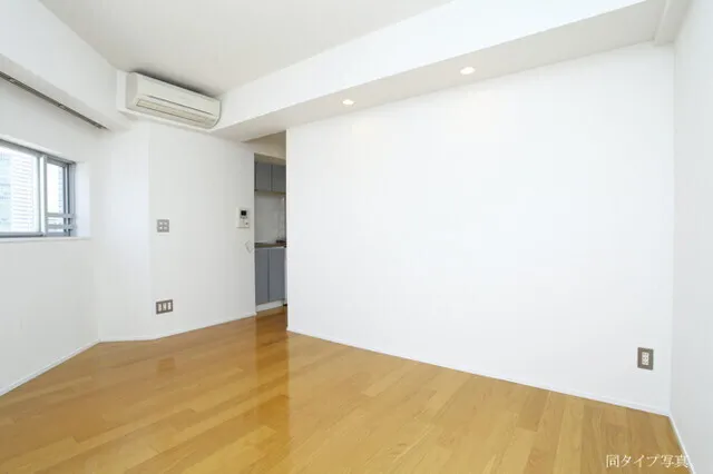 Comforia Nishi Shinjuku - Interior - ["Flooring", "Floor", "Ceiling"]