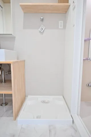Grand Maison Meguro - Interior - ["Wood", "Flooring", "Floor"]