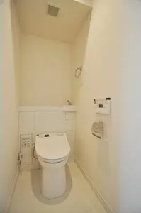 KDX Residence Shirokane II - Interior - ["Toilet", "Toilet seat", "Plumbing fixture"]