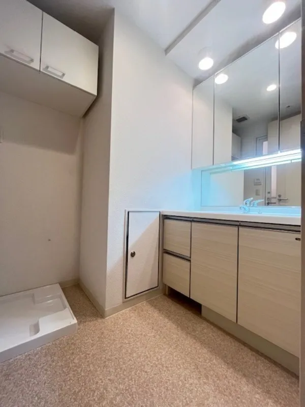 West Park Tower Ikebukuro - Interior - ["Flooring", "Wall", "Wood"]