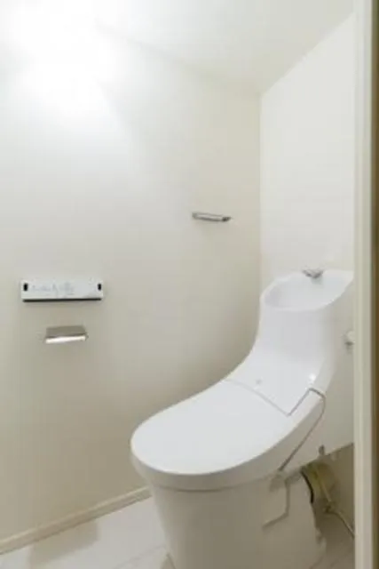 Estrellita Shinjuku Ochiai - Interior - ["Bathroom", "Plumbing fixture", "Toilet seat"]