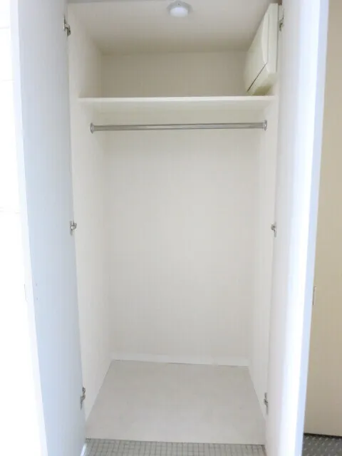 FLEG Akasaka - Interior - ["Flooring", "Floor", "Grey"]