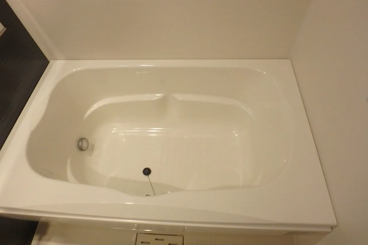 Gran Casa Oshima - Interior - ["Tap", "Bathtub", "Plumbing fixture"]