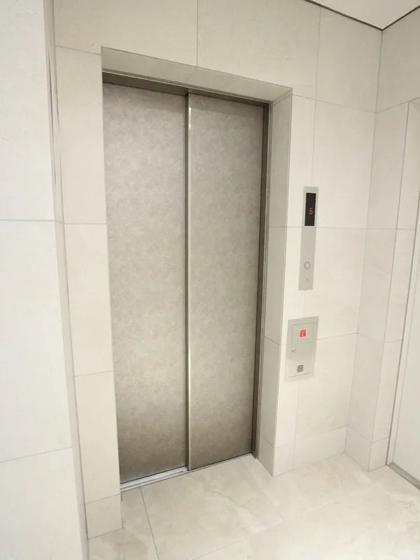 Le Fragrande Oshiage - Interior - ["Flooring", "Floor", "Door"]