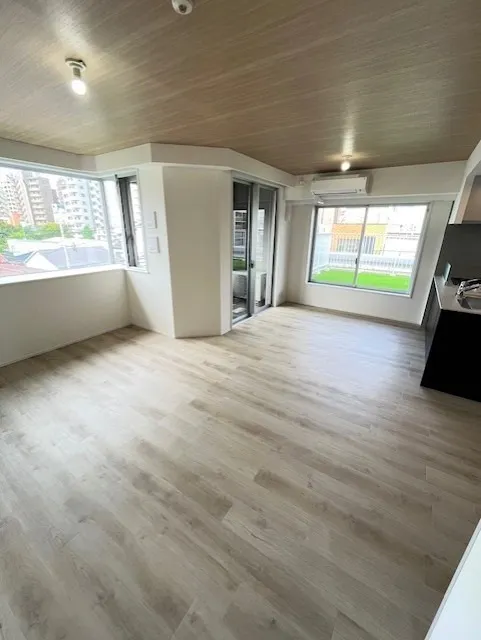 RESIDIA Tower Kami-Ikebukuro (Park Building) - Interior - ["Flooring", "Floor", "Wood"]