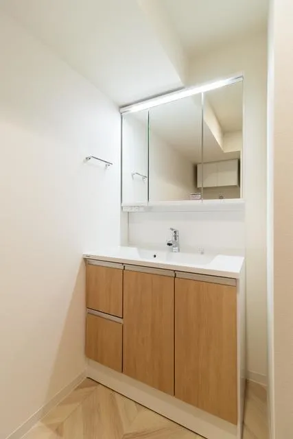 High Ground Kagurazaka - Interior - ["Tap", "Building", "Sink"]