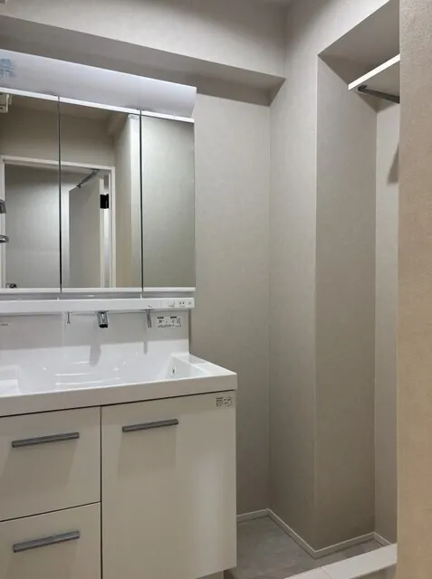 Cosmo Lead Nishi-Nippori - Interior - ["Bathroom Sink", "Interior design", "Flooring"]