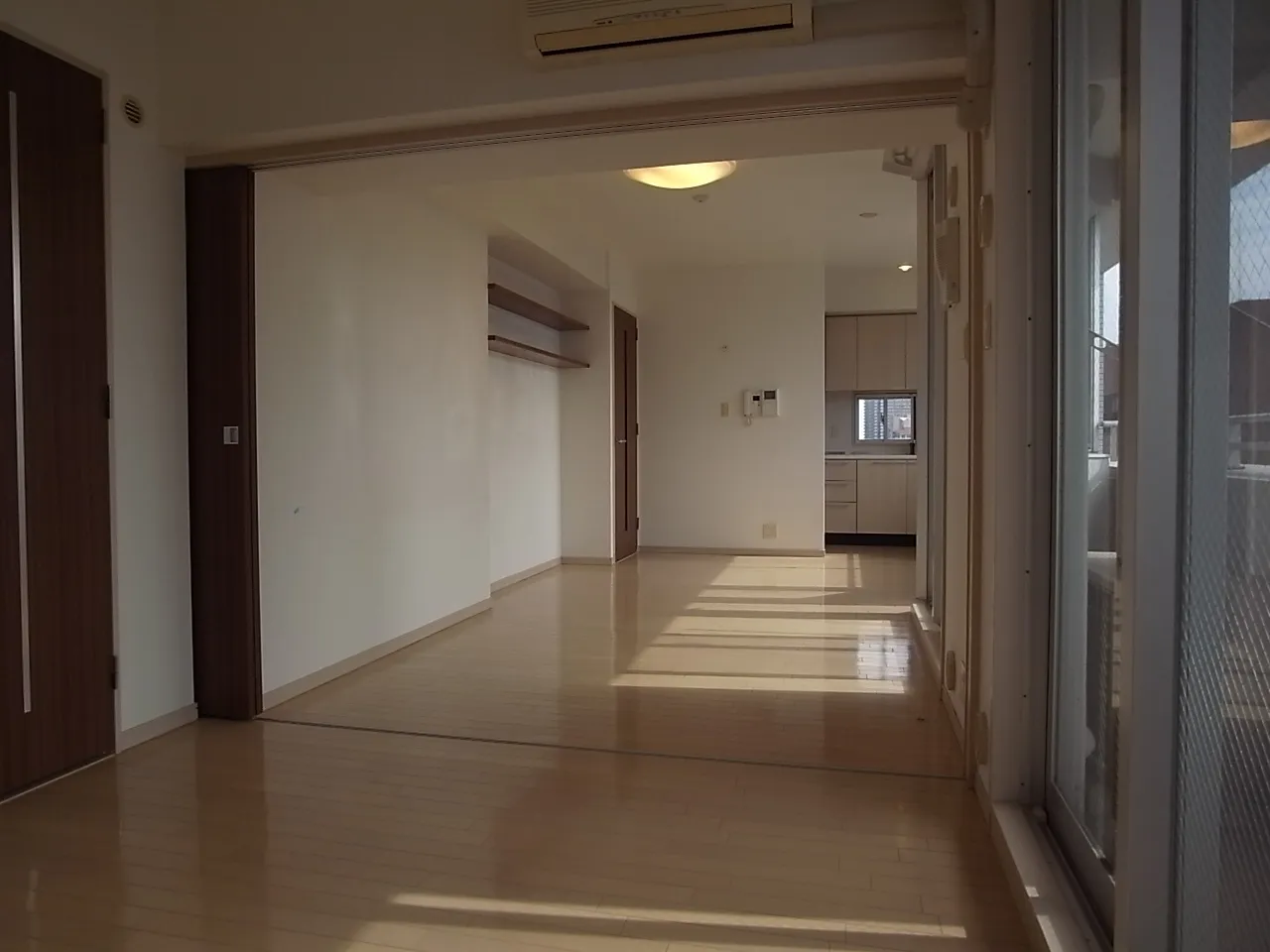 Doue Ginza East I - Interior - ["Fixture", "Wood", "Hall"]