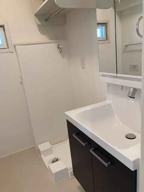 Duo Minamidai B - Interior - ["Bathroom Sink", "Plumbing fixture", "Flooring"]