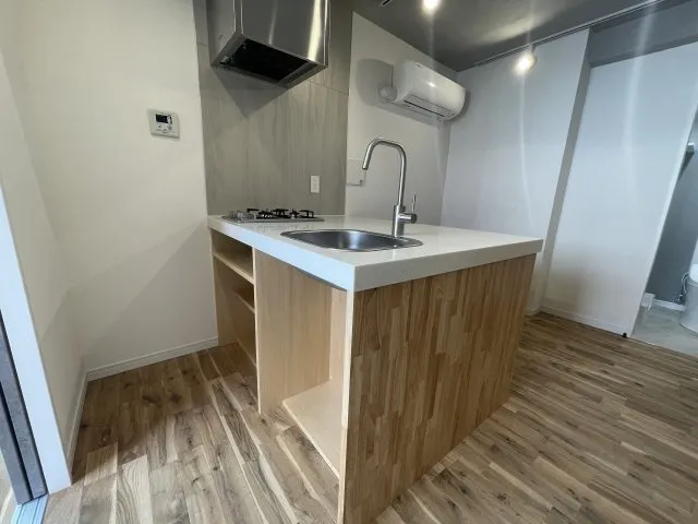 Apice Meguro - Interior - ["Tap", "Cabinetry", "Sink"]