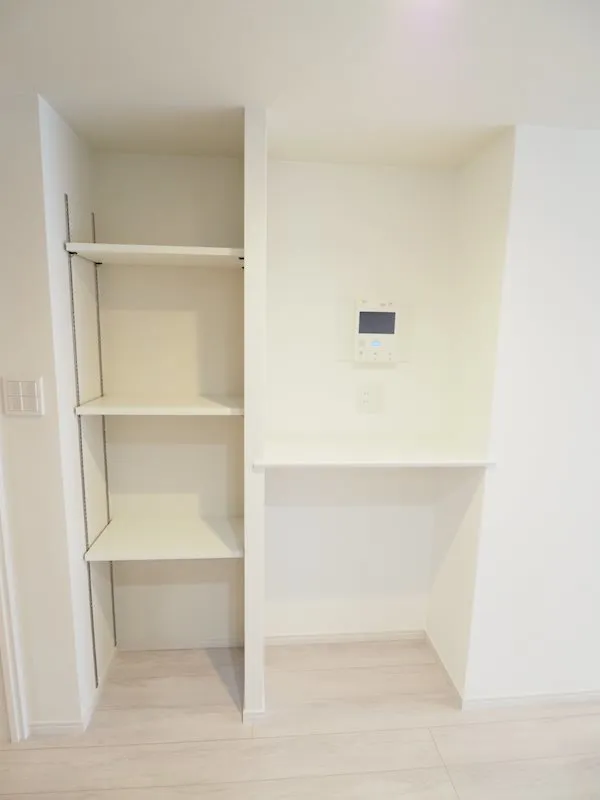 Residia Mejiro - Interior - ["Shelf", "Property", "Furniture"]