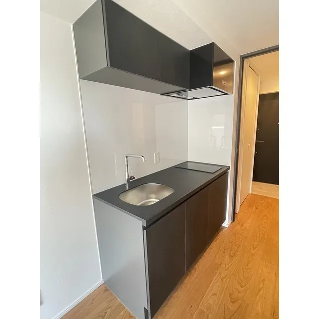 Comforia Kamimeguro - Interior - ["Tap", "Sink", "Cabinetry"]