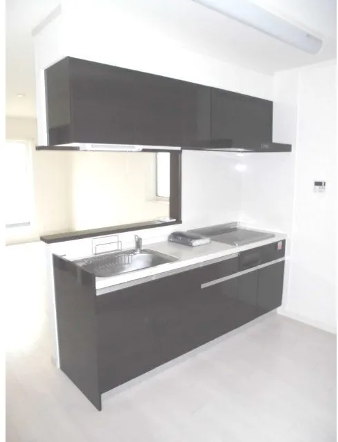 Victor Okusawa - Interior - ["Kitchen", "Countertop", "Sink"]