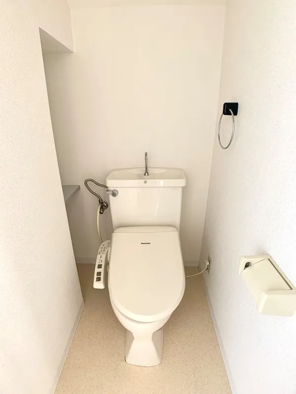 Hishin Palastage Higashi-Nagasaki - Interior - ["Toilet seat", "Toilet", "Plumbing fixture"]