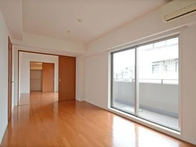 Premier Knotty Yutenji - Interior - ["Property", "Room", "Floor"]