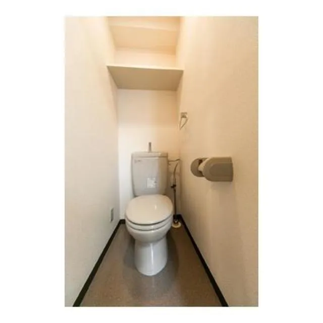 MA21 - Interior - ["Property", "Toilet", "Room"]