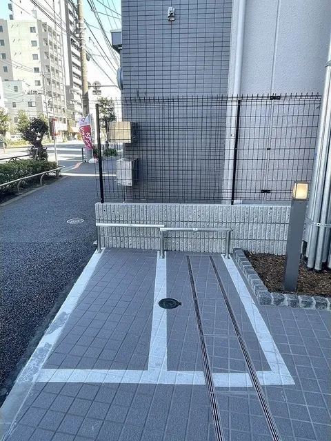 Due Minami Sunamachi - Other - ["Composite material", "Grey", "Metal"]