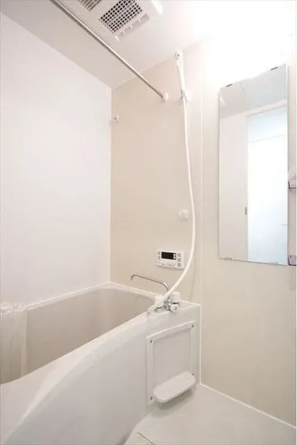 White Tooth Terrace - Interior - ["Plumbing fixture", "Building", "Shower head"]