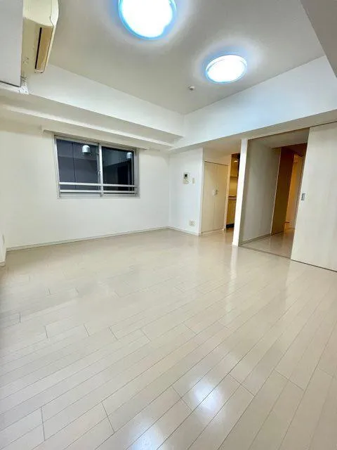 Residia Nihonbashi Bagurocho - Interior - ["Flooring", "Floor", "Ceiling"]