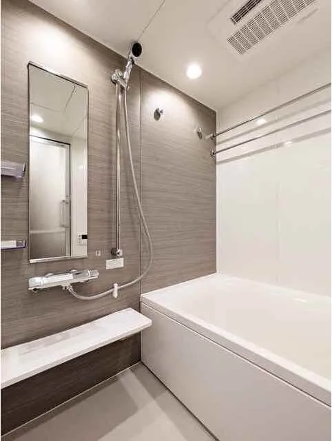 Stylio Meguro Ohashi HILLSIDE - Interior - ["Mirror", "Plumbing fixture", "Bathtub"]
