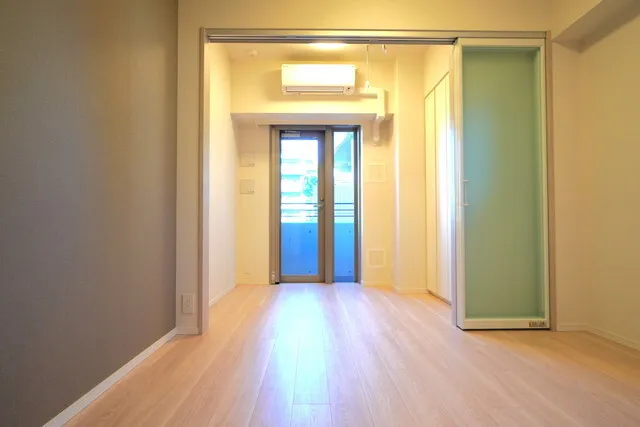 Belfirth Kinshicho South - Interior - ["Door", "Fixture", "Wood"]
