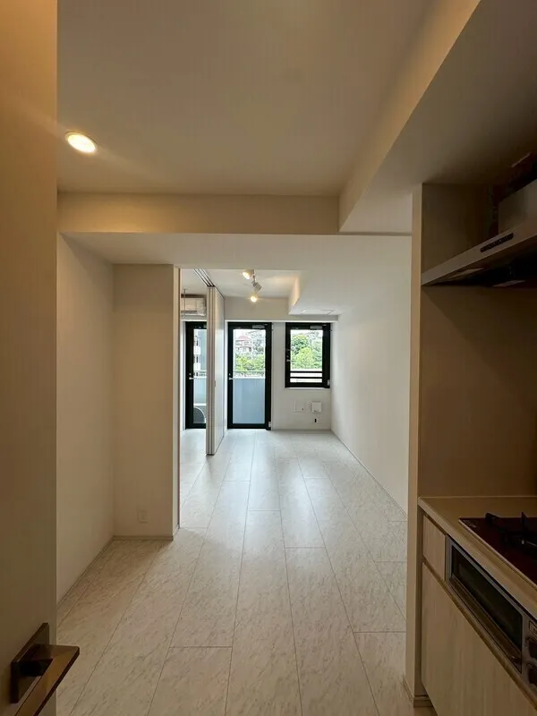 Lumique Omori - Interior - ["Wood", "Flooring", "Ceiling"]