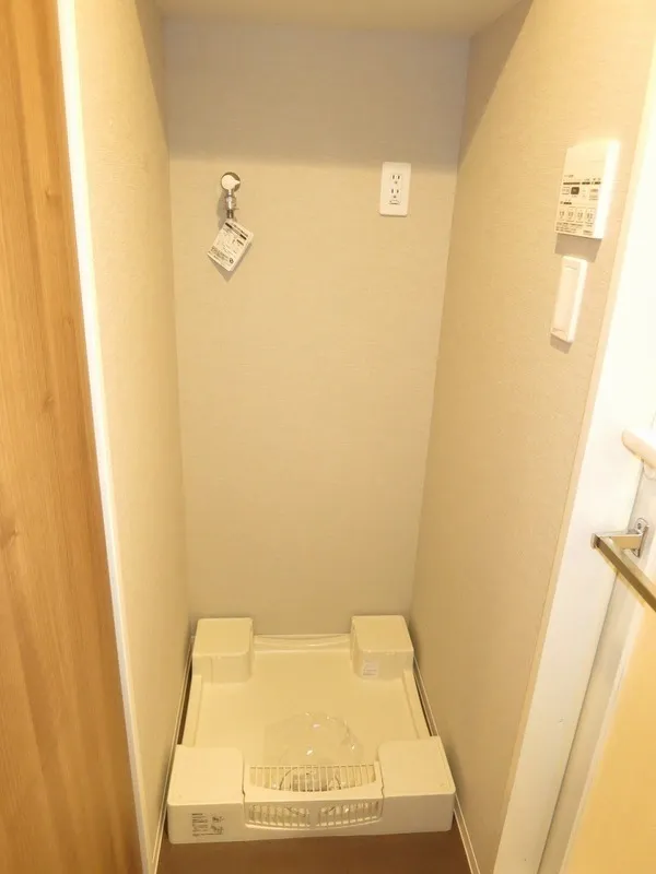 Orchid Residence Oshima - Interior - ["Design", "Tile Flooring", "Plywood"]