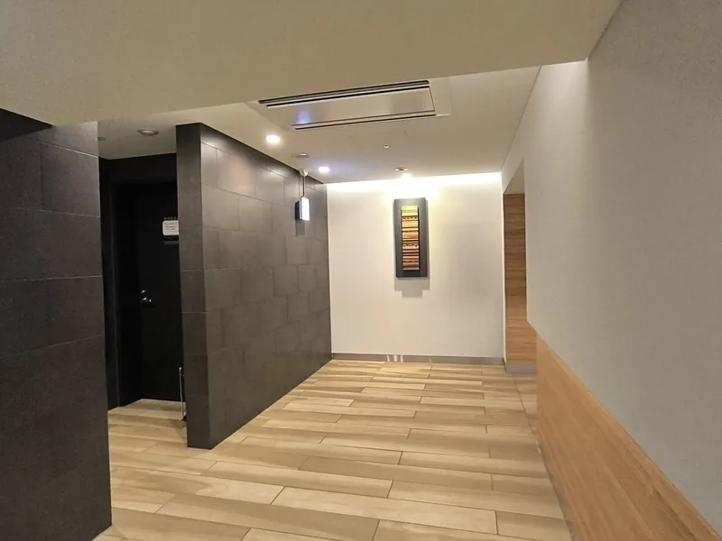 Livio Raison Chiyoda Iwamotocho Lugente - Interior - ["Flooring", "Wall", "Floor"]
