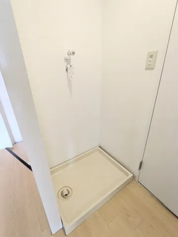 Parkside Minamioi - Interior - ["Flooring", "Floor", "Tile Flooring"]