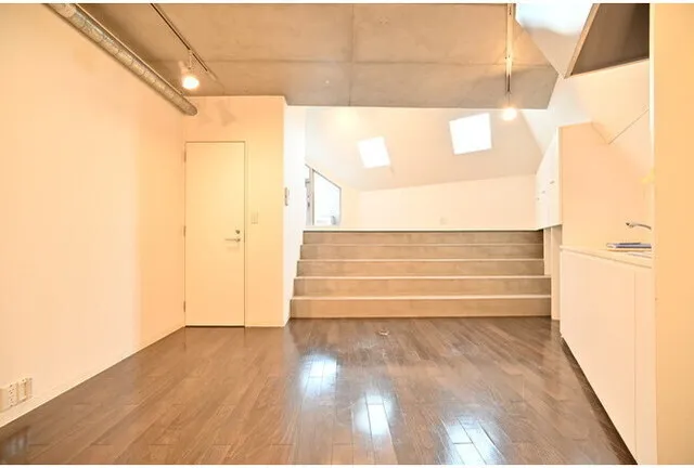 Maple Shin Nakano - Interior - ["Flooring", "Floor", "Wall"]