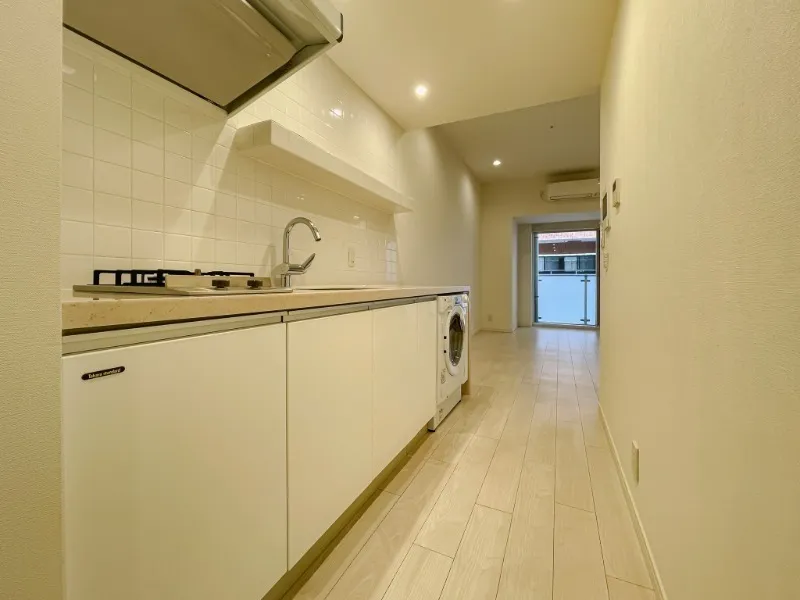 Castalia Azabujuban Ⅱ  - Interior - ["Flooring", "Floor", "Ceiling"]