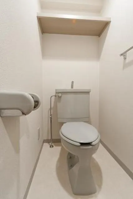 Core City Nakanosakaue - Interior - ["Toilet seat", "Plumbing fixture", "Flooring"]