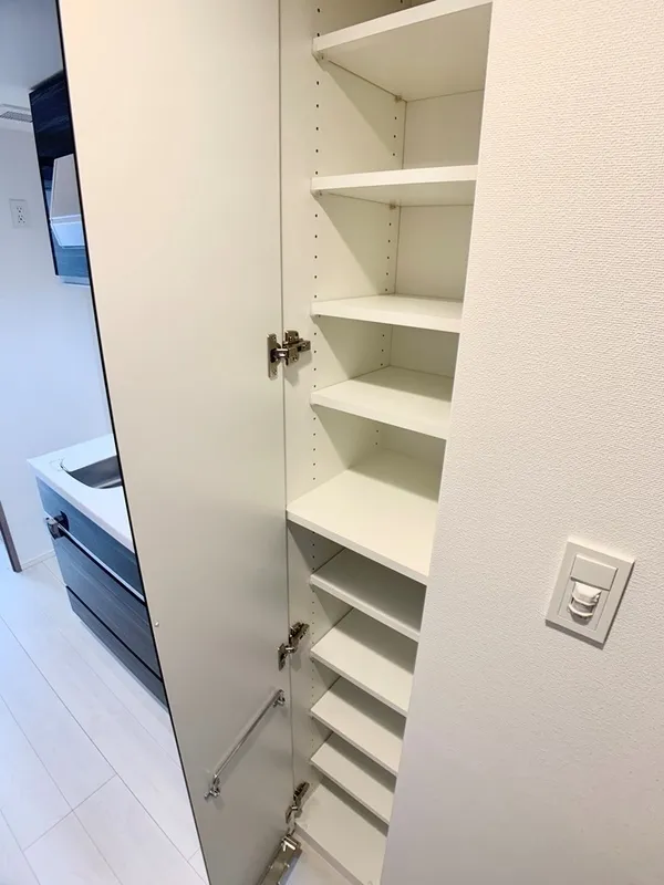 Gran Casa Sumiyoshi - Interior - ["Wood", "Flooring", "Cabinetry"]