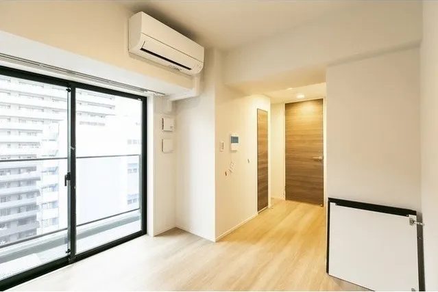 Ribio Maison Kachidoki - Interior - ["Building", "Window", "Fixture"]