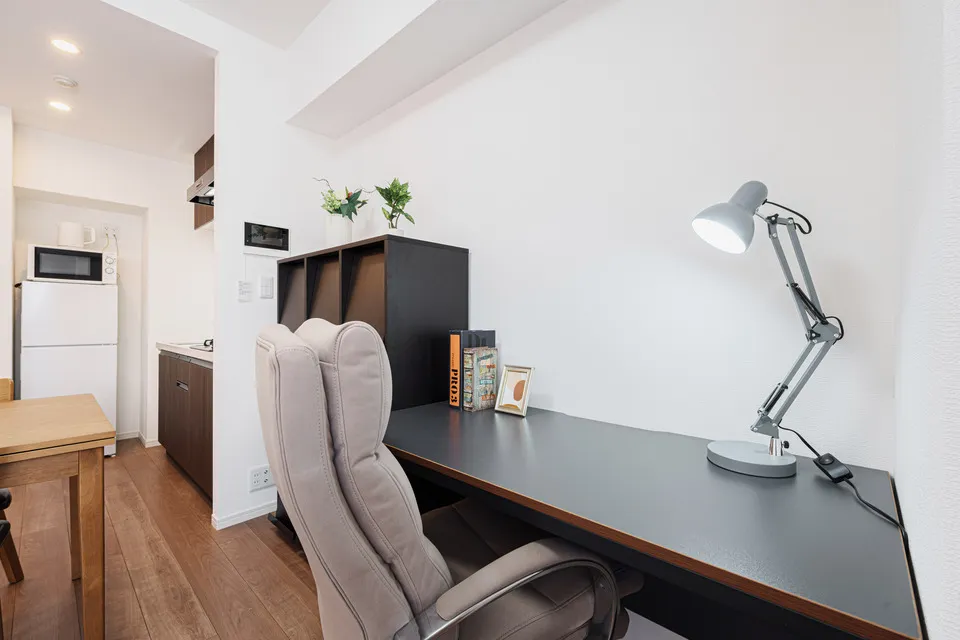 Hmlet Shiba Park - Interior - ["Furniture", "Interior design", "Computer monitor"]