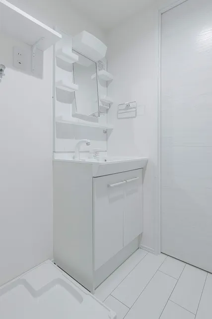 Aglaia Shinjuku Yokoteracho - Interior - ["White", "Flooring", "Floor"]