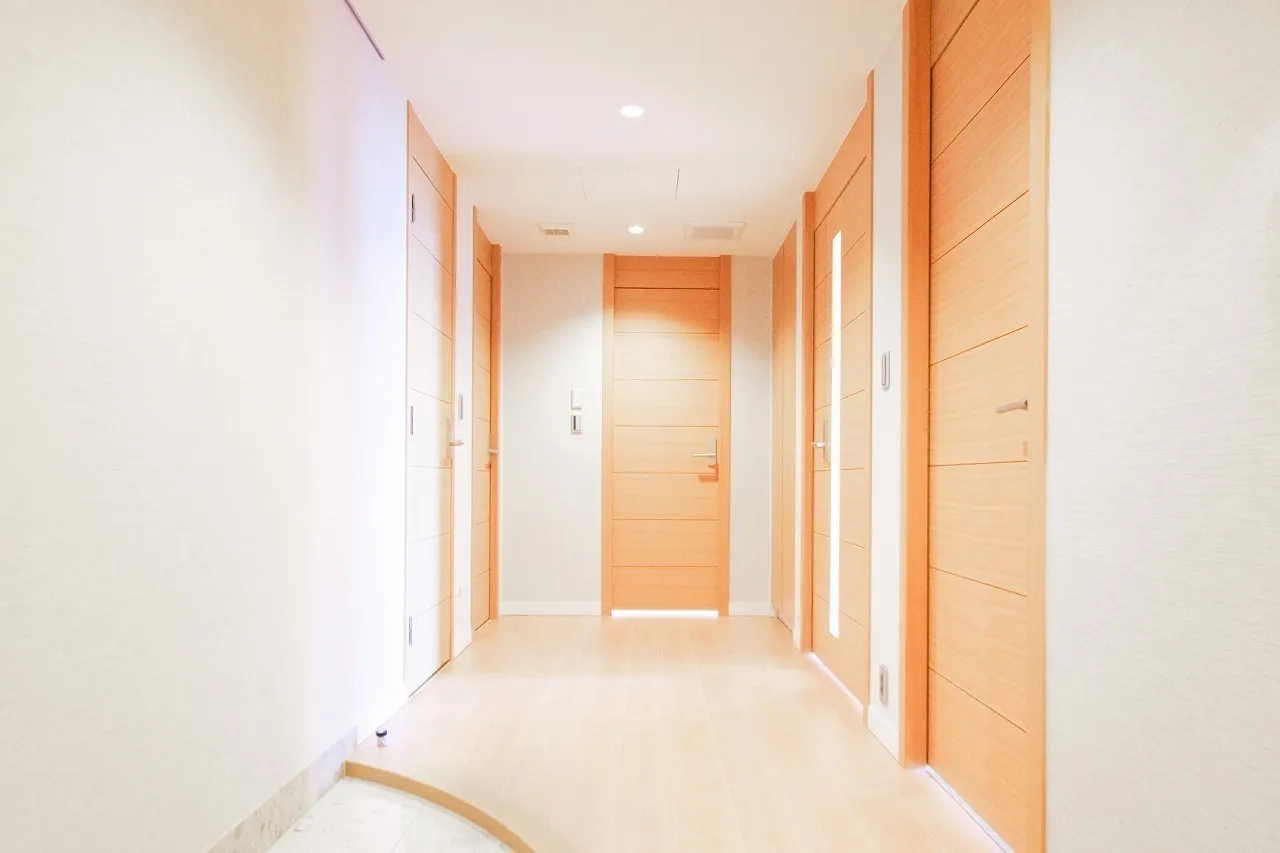 La Tour Shiodome - Interior - ["Flooring", "Floor", "Wood flooring"]