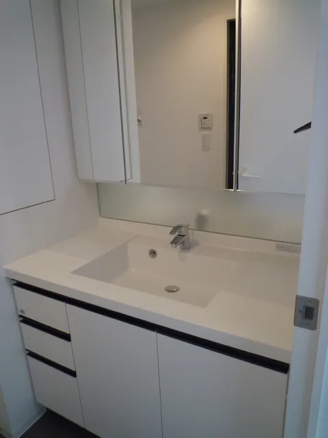 Park Habio Shibuya Honmachi Residence - Interior - ["Mirror", "Tap", "Sink"]