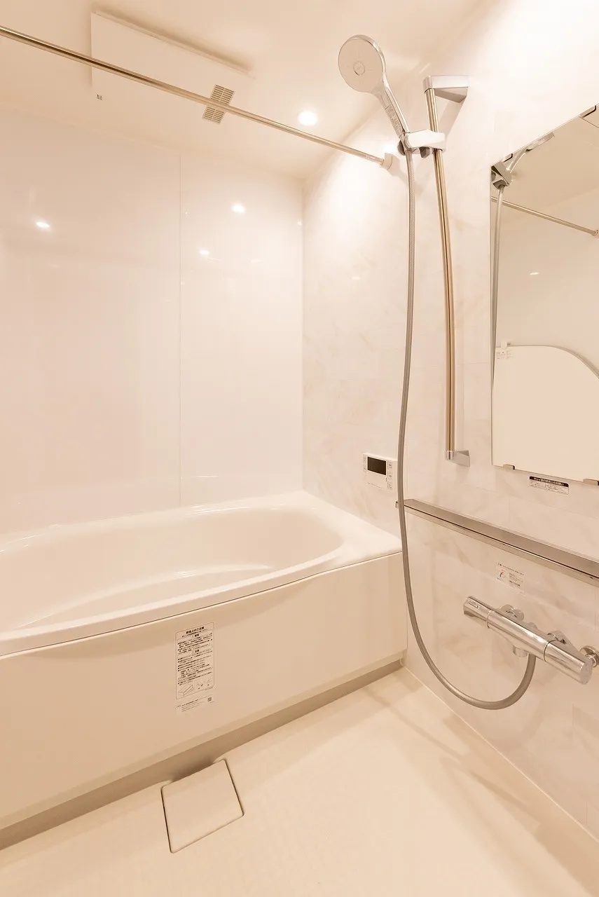 Platine Tamachi - Interior - ["Flooring", "Interior design", "Floor"]