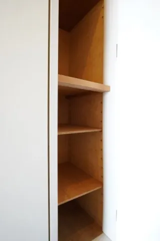 Iogi Homes - Interior - ["Wall", "Wood", "Flooring"]